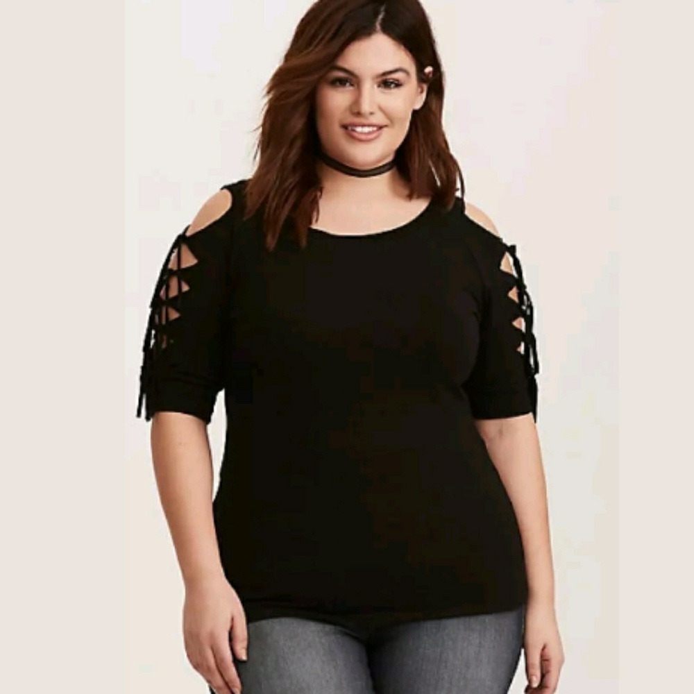 NWOT Torrid Lace Up Cold Shoulder 3/4 Sleeve Top